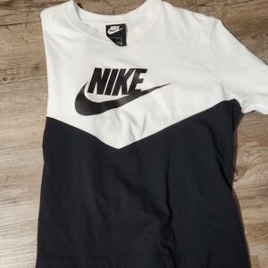 Nike Kids' Two-Tone Black and White Tee